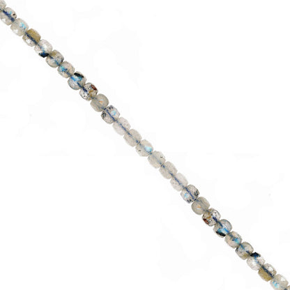 Labradorite, perles carrées de 2x2 mm. Vendu en fil de perles de 40 cm, en bracelet de 17 à 21 cm, ou en collier de 45. Qualité AA à AAA !
