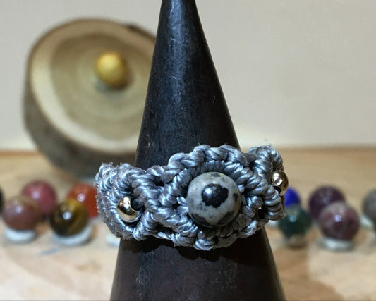 🧵 Bague fait main en coton résistant et perles AAA – Taille au choix, finitions soignées et sur mesure !