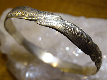 Bracelet de type 'Jonc' ou 'Manchette', fait en Argent 0.925, avec gravure et fantaisie, superbe !