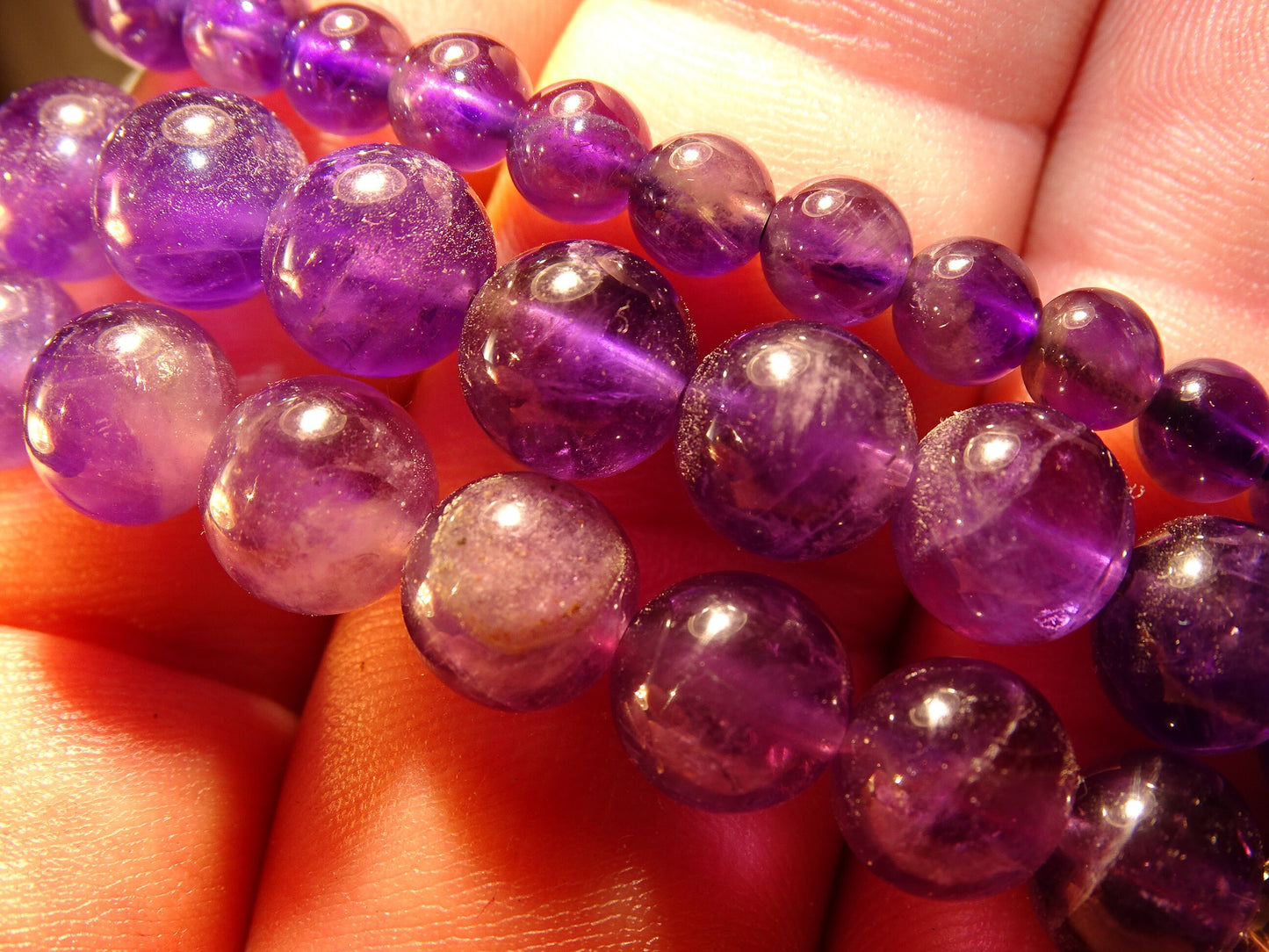 Améthyste, perles rondes 6, 8 ou 10 mm • Fil de 38/39 cm • Bracelet 17 à 21 cm • Collier 45 cm • Sautoir 60 cm. Qualité AA à AAA – Superbe qualité !