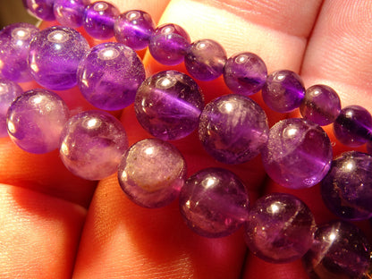 Améthyste, perles rondes 6, 8 ou 10 mm • Fil de 38/39 cm • Bracelet 17 à 21 cm • Collier 45 cm • Sautoir 60 cm. Qualité AA à AAA – Superbe qualité !