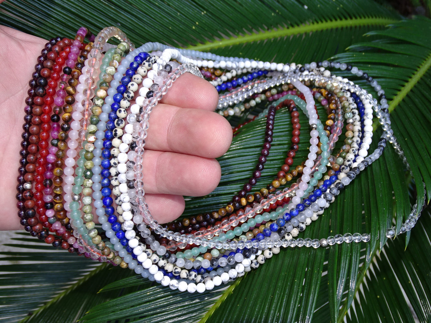 Collier 50 cm transformable en bracelet 3 rangs, au choix en perles 4-6-8 mm, concept fait main par Z° C°, fil élastique haute résistance !