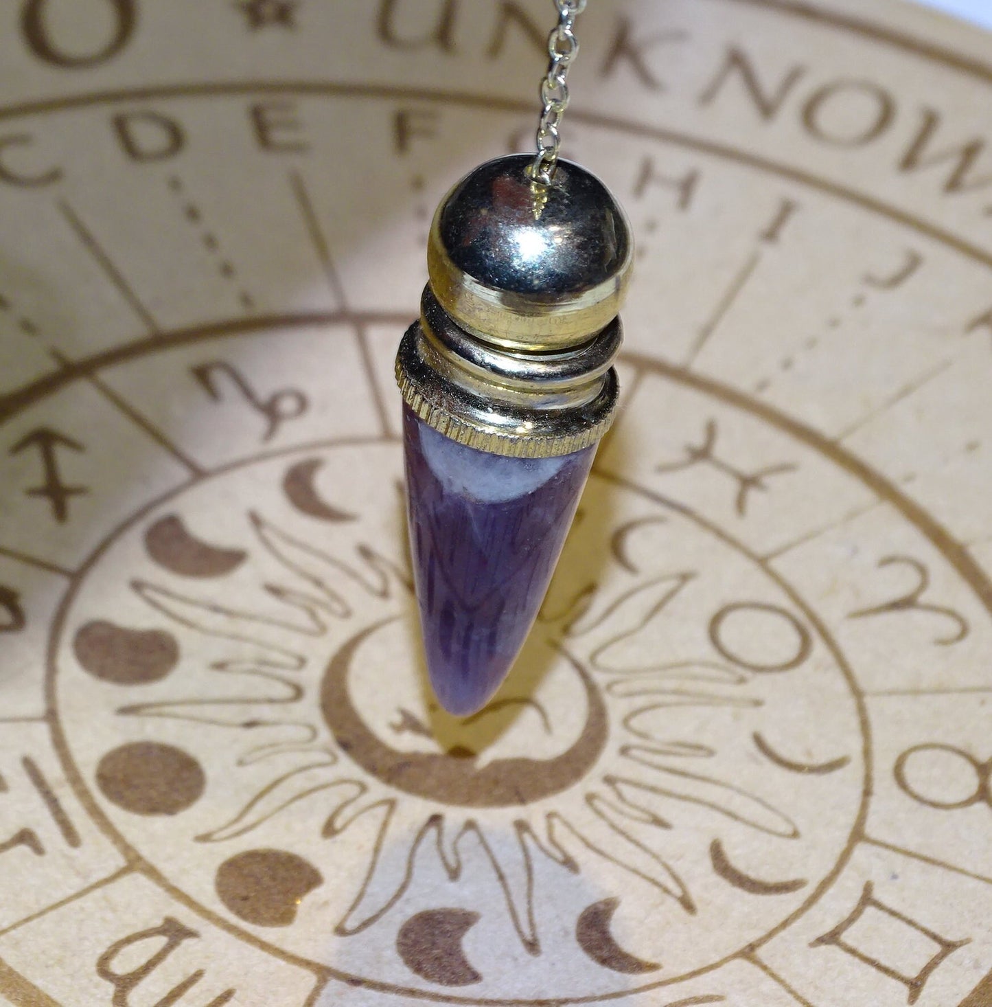 Have a guidance session: Cartomancy and radiesthesia are now recognized, enjoy their benefits.
