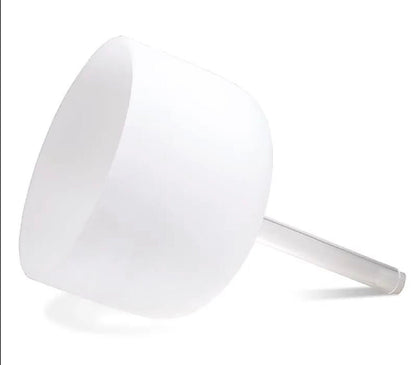 Bol chantant 432 Hz en cristal 'givré' avec manche remplissable. Diamètre 25 cm - 2700 grammes - Note DO/C - Ré/D - FA#/ Fis - Si/B - Vendu avec maillet et anneau de soutien !