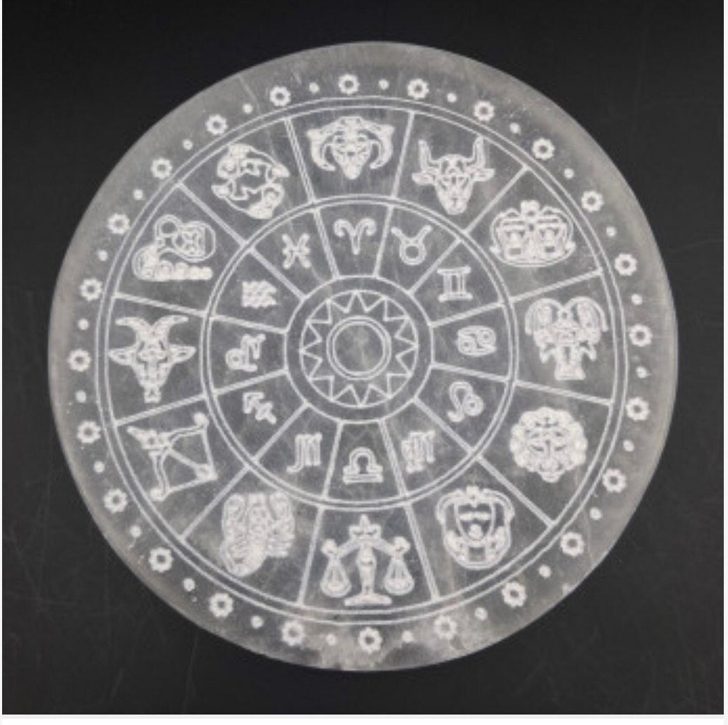 Disques/ Plateaux en Sélénite avec Arbre de vie, Fleur de Vie, Yin Yang, Horoscope ou Métatron. 2 tailles au choix : 10 ou 15 cm. Parfait pour recharger les minéraux !