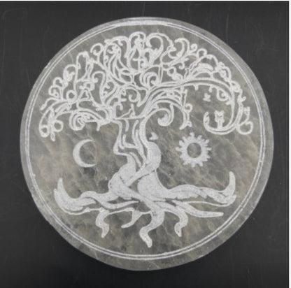 Disques/ Plateaux en Sélénite avec Arbre de vie, Fleur de Vie, Yin Yang, Horoscope ou Métatron. 2 tailles au choix : 10 ou 15 cm. Parfait pour recharger les minéraux !
