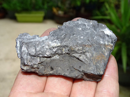 Shungite Petrovsky  – Pierre brute naturelle 75x55x25 mm, 40 g – Pièce rare et authentique !