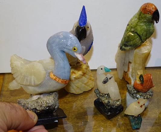 Sélection au choix de jolies petites sculptures d'oiseaux en pierres, "cygne, perroquet, canard"... fait main, très belles finitions !