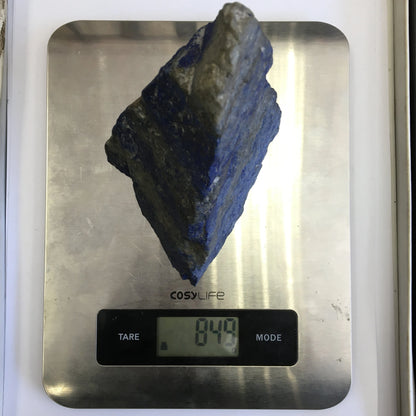 Lapis lazuli, spécimen brut de 152 x108 x 85 mm - 849 grammes. Un bleu envoûtant et fascinant, pierre des pharaons !