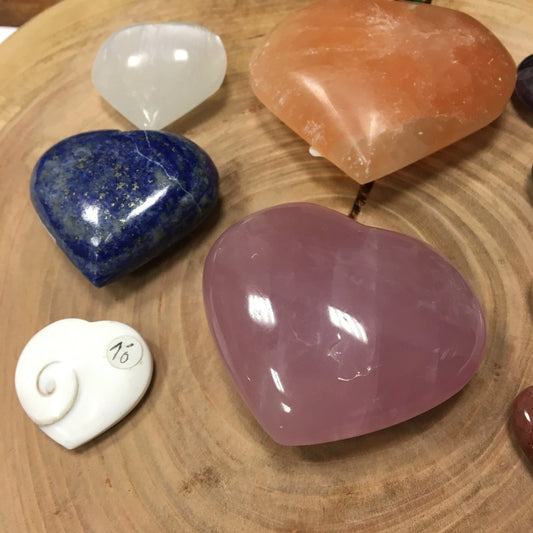 Collection/ Sélection 'coeur de pierres', modèles au choix, de 3 à 6 centimètres. Belles finitions, belles pièces, parfait !
