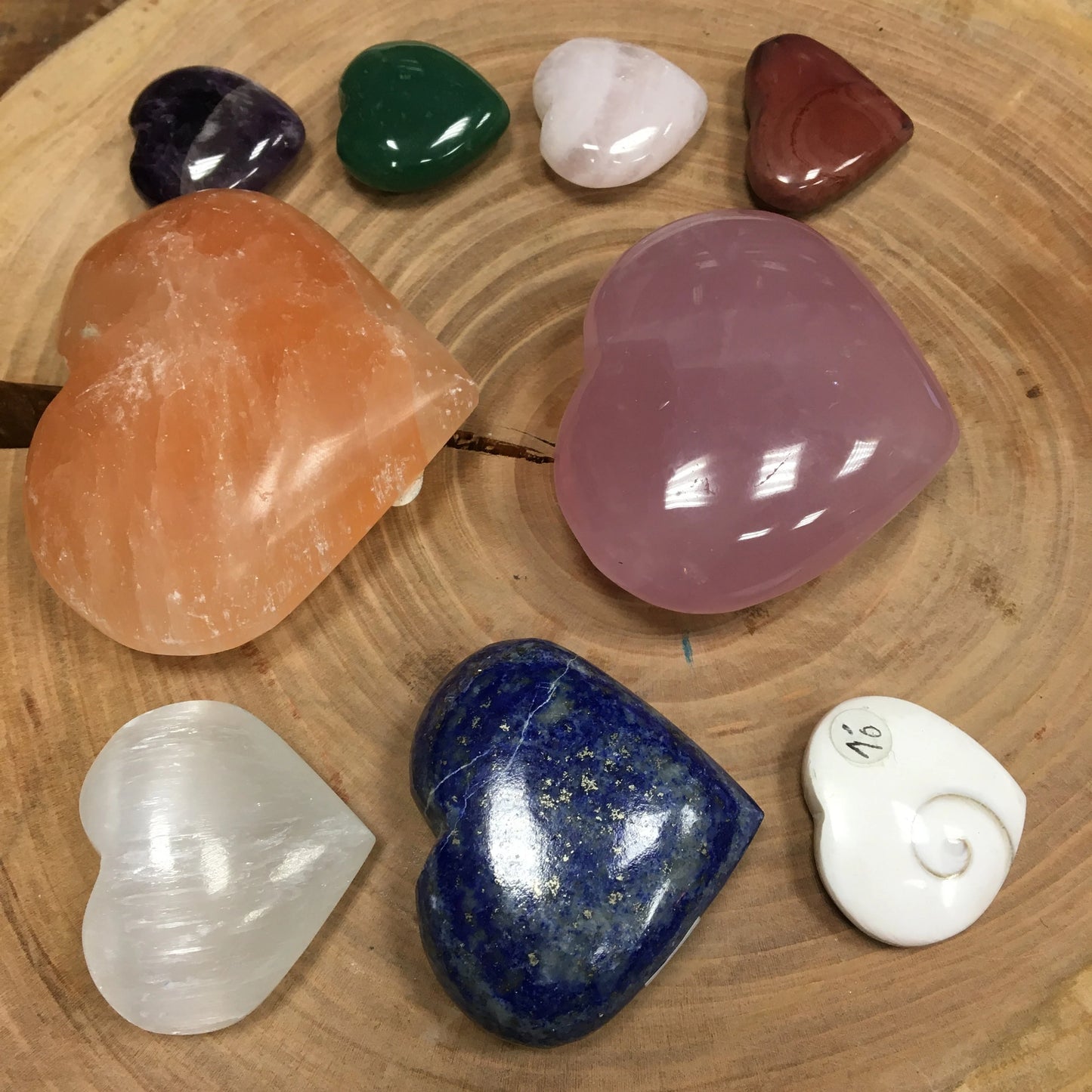 Collection/ Sélection 'coeur de pierres', modèles au choix, de 3 à 6 centimètres. Belles finitions, belles pièces, parfait !