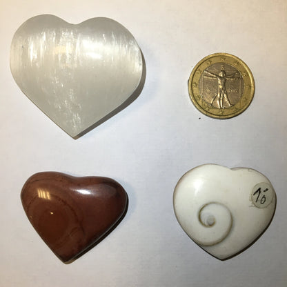 Collection/ Sélection 'coeur de pierres', modèles au choix, de 3 à 6 centimètres. Belles finitions, belles pièces, parfait !