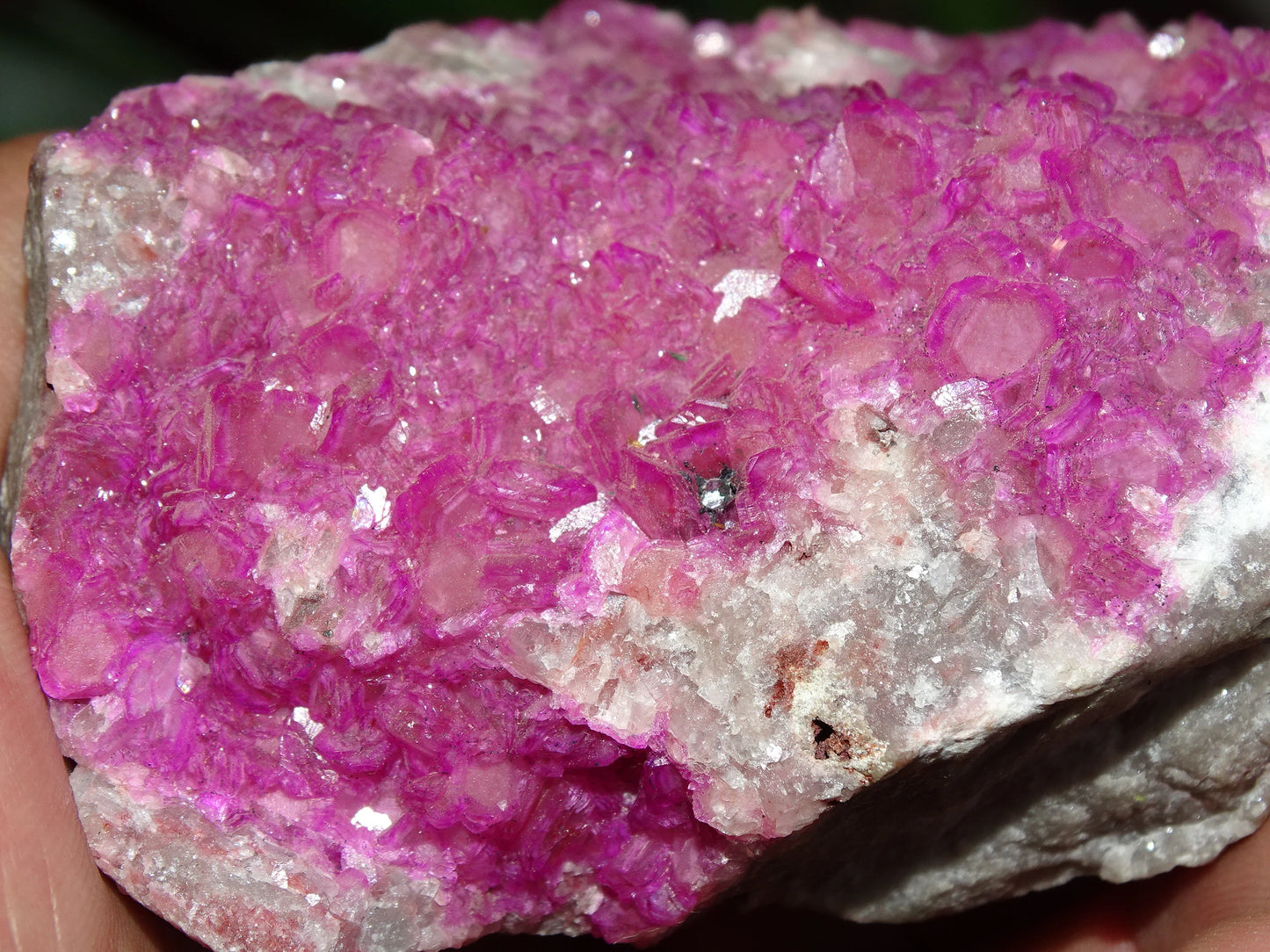 Cobalto calcite ou calcite cobaltifère, spécimen brut - 99 x 69 x 39 mm - 279,4 gr.