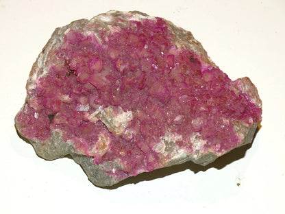 Cobalto calcite ou calcite cobaltifère, spécimen brut - 99 x 69 x 39 mm - 279,4 gr.