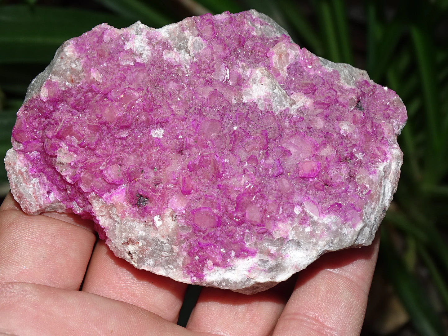 Cobalto calcite ou calcite cobaltifère, spécimen brut - 99 x 69 x 39 mm - 279,4 gr.