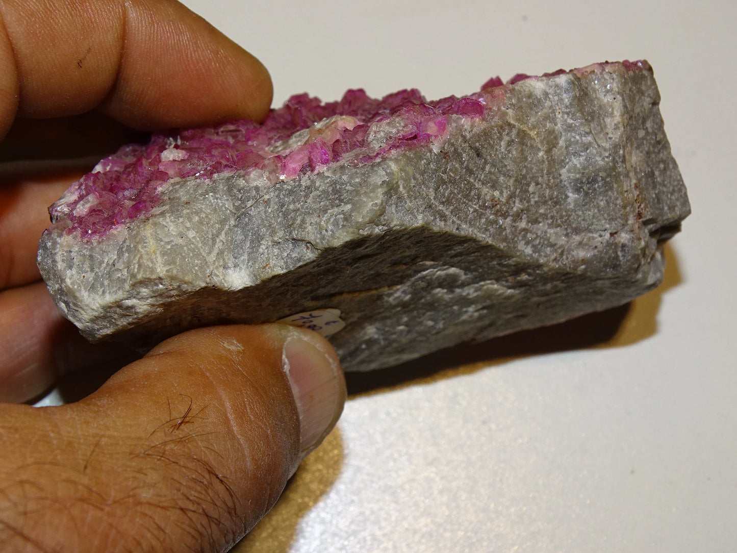 Cobalto calcite ou calcite cobaltifère, spécimen brut - 99 x 69 x 39 mm - 279,4 gr.
