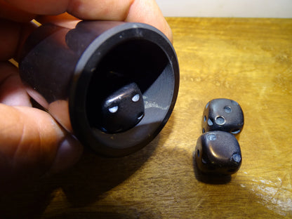 Shungite noire – Dès à jouer de 16x16x16 mm – Pièce rare, 1 seul disponible !