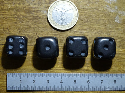 Shungite noire – Dès à jouer de 16x16x16 mm – Pièce rare, 1 seul disponible !