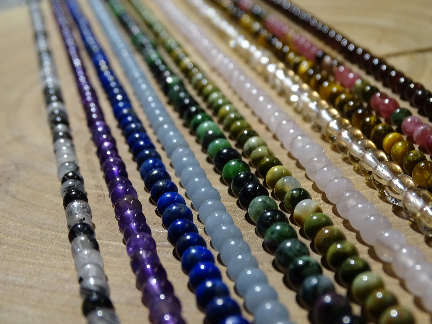 Collier 50 cm transformable en bracelet 3 rangs, au choix en perles 4-6-8 mm, concept fait main par Z° C°, fil élastique haute résistance !