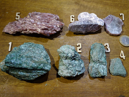 Mica vert ou violet soit Fuchsite ou Lépidolite  - Spécimens naturels au choix de 70mm x 40 x 30 environ - de 10 à 40 grammes !