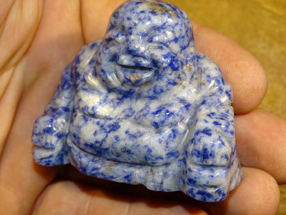 Bouddha Rieur en lapis lazuli, taille de 50 millimètres de hauteur x 60 x 31 - très belle petite pièce !