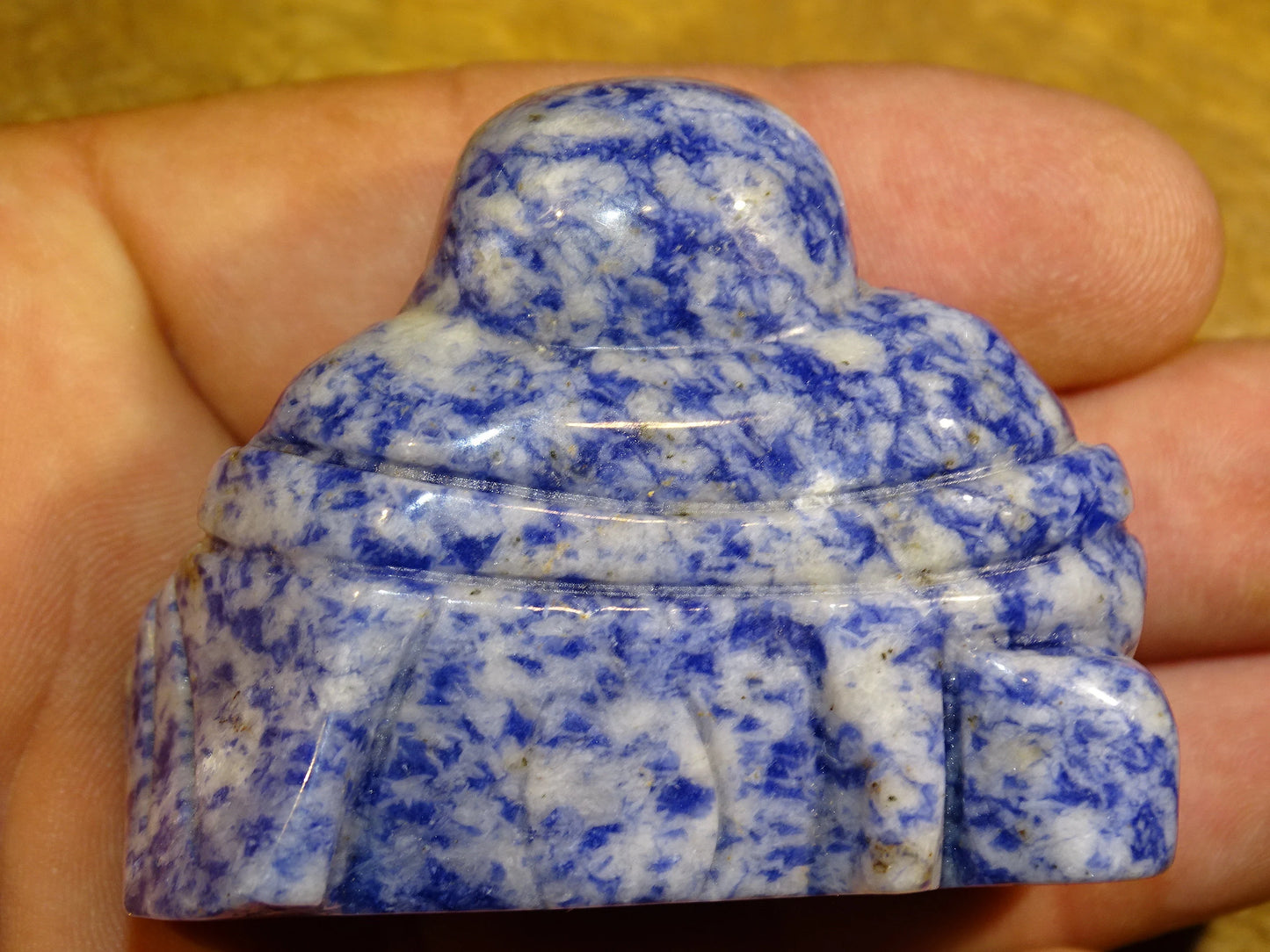 Bouddha Rieur en lapis lazuli, taille de 50 millimètres de hauteur x 60 x 31 - très belle petite pièce !