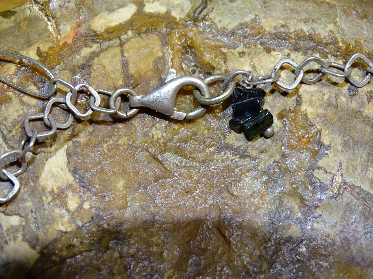 Bijoux d'exception, superbe collier en perle naturelle de tourmaline verte - verdelite - 40 cm - fait sur Argent ! Véritable œuvre d'art, chaque perle est un joyau !