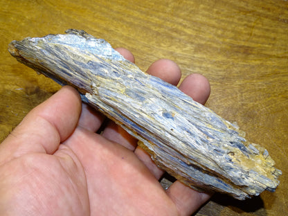 Cyanite disthène, spécimen naturel - 170 x 47 x 32 mm - 396 gr.