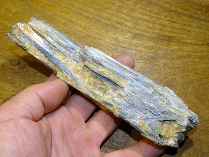 Cyanite disthène, spécimen naturel - 170 x 47 x 32 mm - 396 gr.