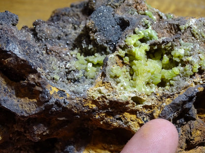 Pyromorphite, spécimen brut - 131 mm x 90 x 75 - 667 gr.