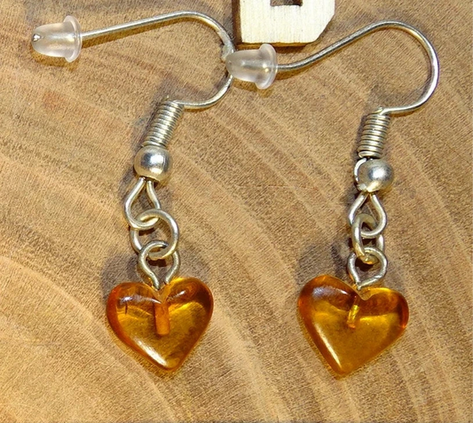 Boucles d'oreilles en Ambre, qualité A à AA, montées par "Gem & Zen". Vendu en finition Argent, laiton ton Argent ou doré + options pour des choix de montures, parfait !