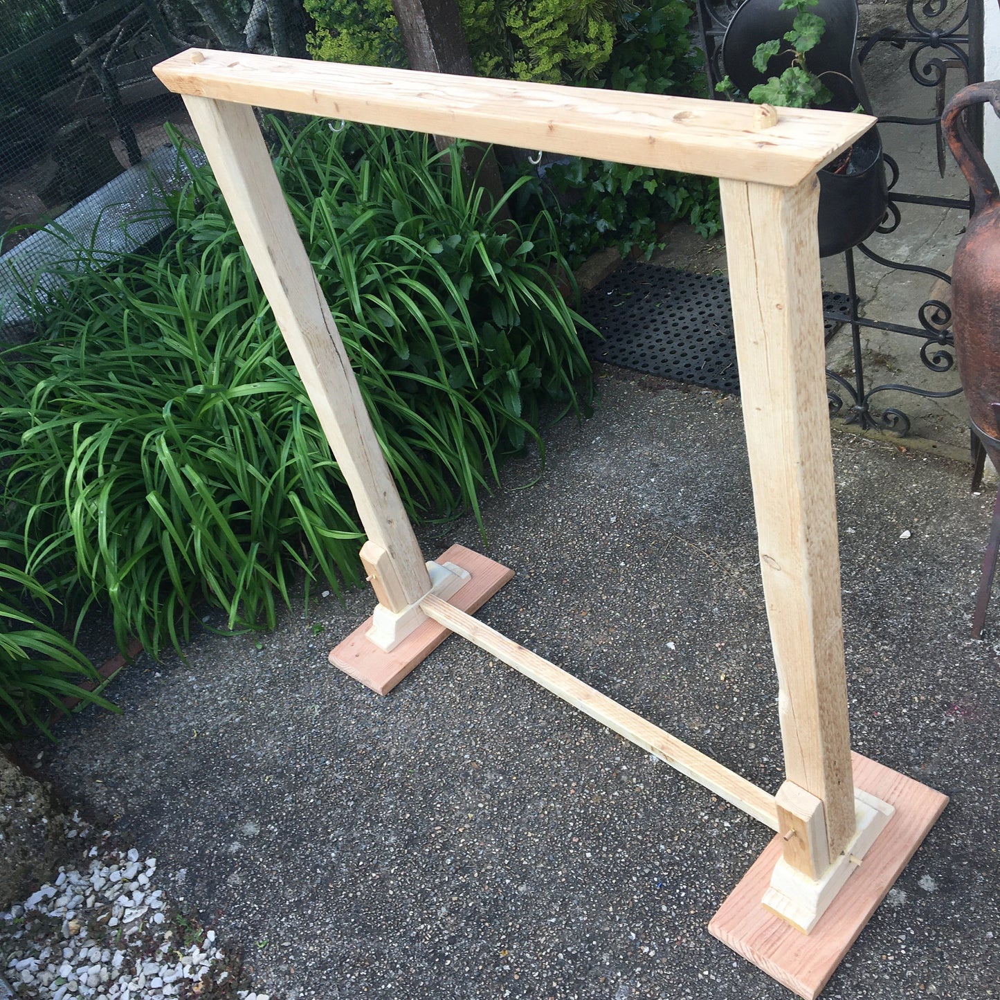 Supports en bois, pour gong ou tambour de 30 jusqu'à 110 cm. 3 modèles au choix, 2 finitions 'mate' ou 'brillante' !