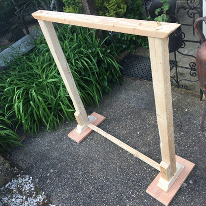 Supports en bois, pour gong ou tambour de 30 jusqu'à 110 cm. 3 modèles au choix, 2 finitions 'mate' ou 'brillante' !