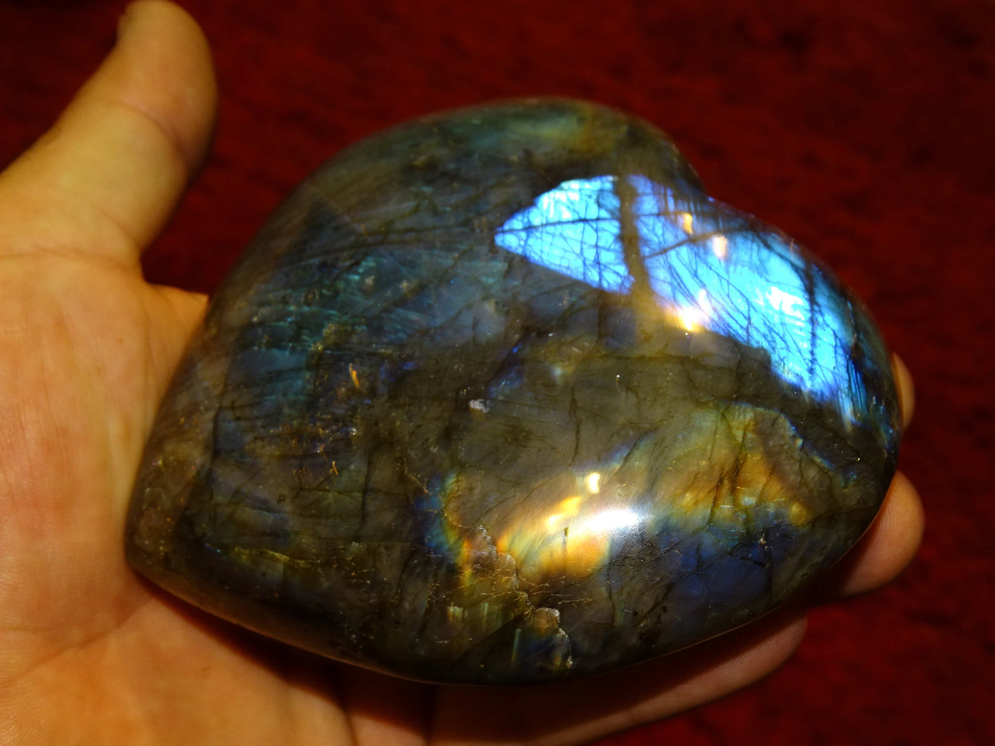 Coeur en labradorite de taille L, 10x10x4cm - 450 gr.. Belles finitions, beaux reflets bleutés, belle pièce !