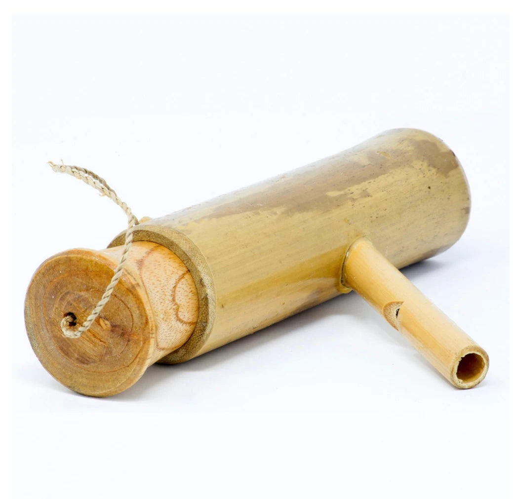 Sélection de sifflets en terre cuite, en bambou ou en bois. vendu seul ou en set de 5 pièces. Superbes pièces !