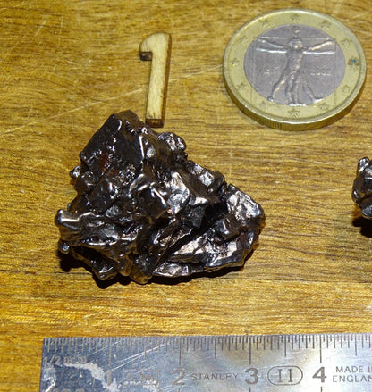 Météorite Campo Del Cielo d'Argentine de 31x25x22 mm - 32,9 gr. Très belle qualité, morceau entier et compact !
