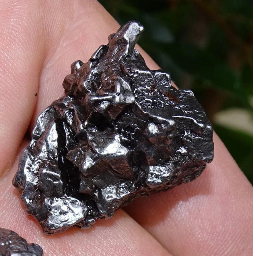 Météorite Campo Del Cielo d'Argentine de 31x25x22 mm - 32,9 gr. Très belle qualité, morceau entier et compact !