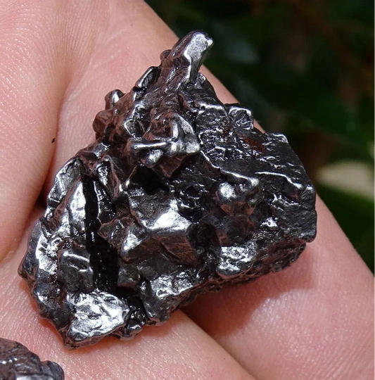 Météorite Campo Del Cielo d'Argentine de 31x25x22 mm - 32,9 gr. Très belle qualité, morceau entier et compact !