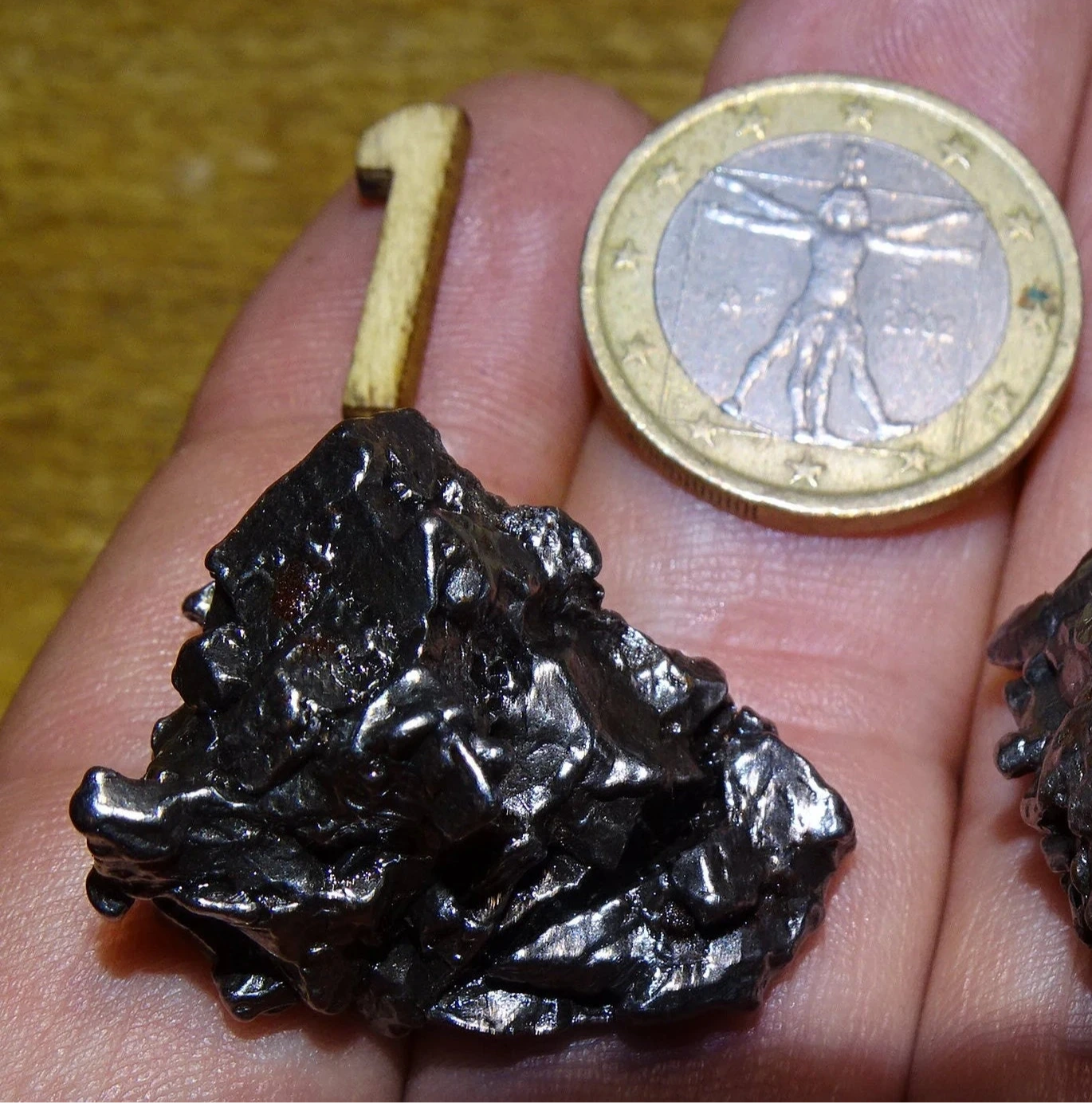 Météorite Campo Del Cielo d'Argentine de 31x25x22 mm - 32,9 gr. Très belle qualité, morceau entier et compact !