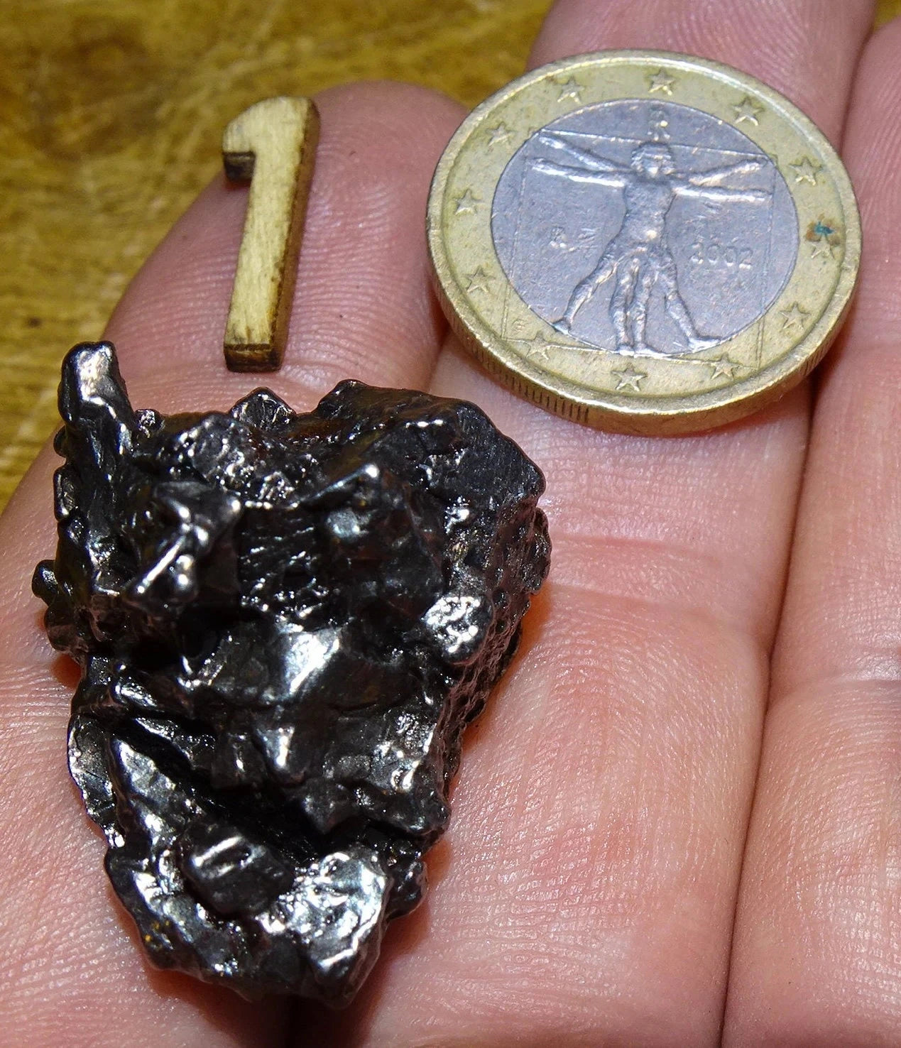 Météorite Campo Del Cielo d'Argentine de 31x25x22 mm - 32,9 gr. Très belle qualité, morceau entier et compact !
