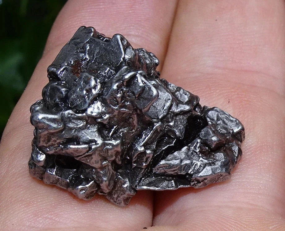 Météorite Campo Del Cielo d'Argentine de 31x25x22 mm - 32,9 gr. Très belle qualité, morceau entier et compact !