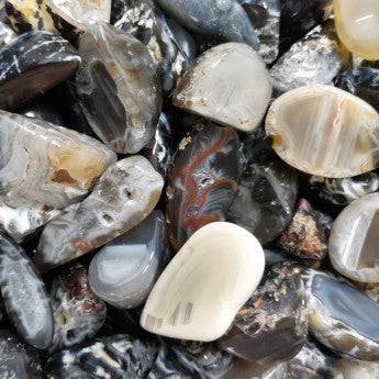 Agate Bostwana, perles rondes de 6 ou 8 mm, vendu en fil de perle ± 40 cm, en bracelet de 17 à 21cm, en collier de 45 ou sautoir de 60cm. Qualité AA à AAA !