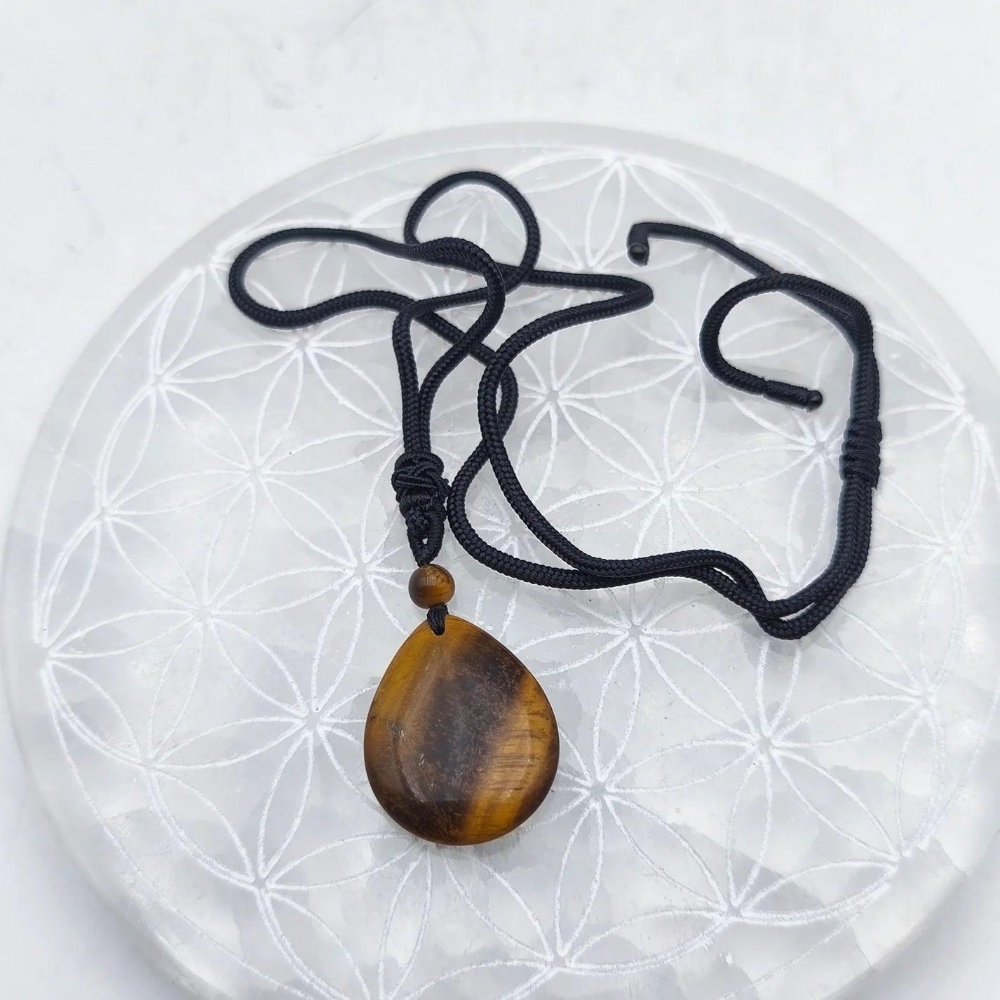 Pendentifs au choix à l'unité en forme de goutte + une perle sur cordon fantaisie – Qualité AA à AAA – ± 20 x 15 mm